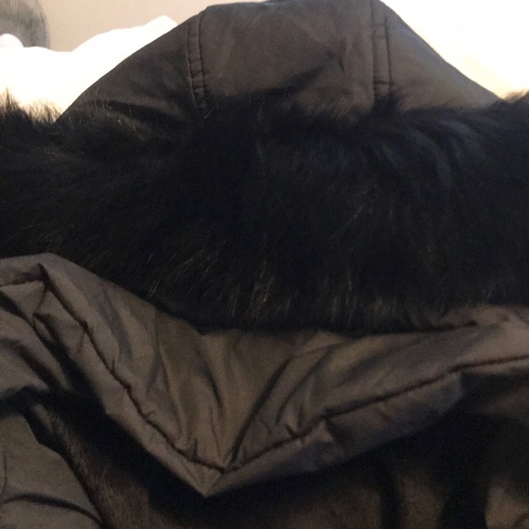 Ellen Tracy long puffer coat. - Picture 5 of 6